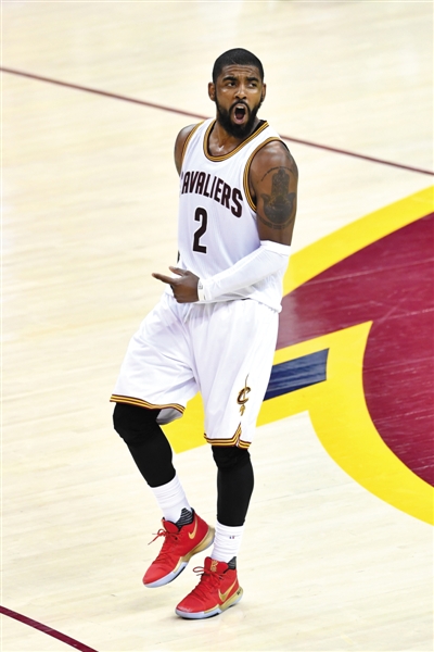 及更衣室内 及更衣室内